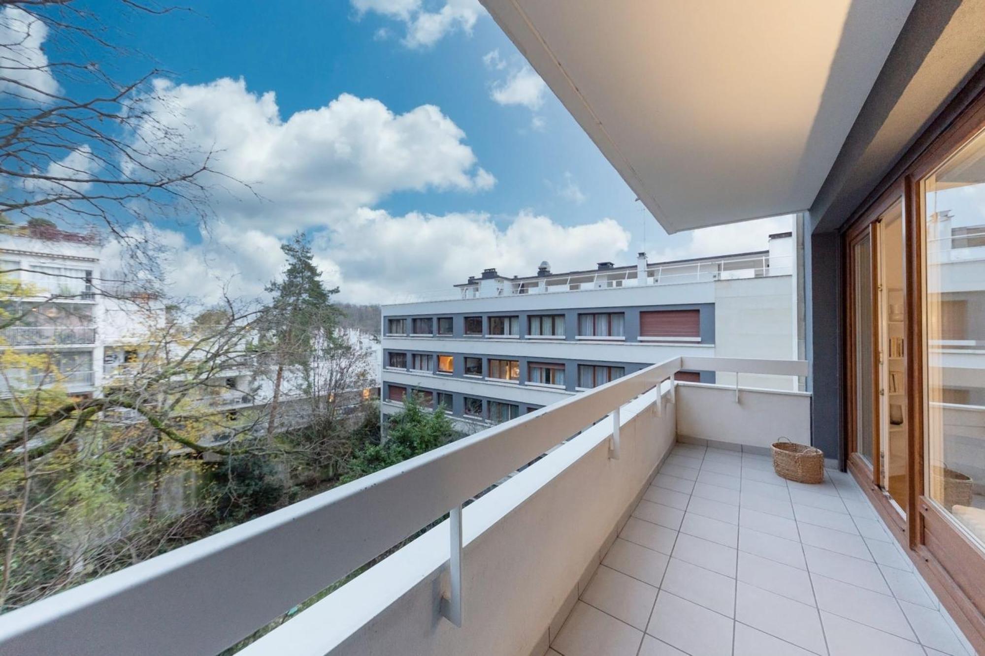 Grand Appartement Spacieux - Proche Paris Sevres Exterior photo